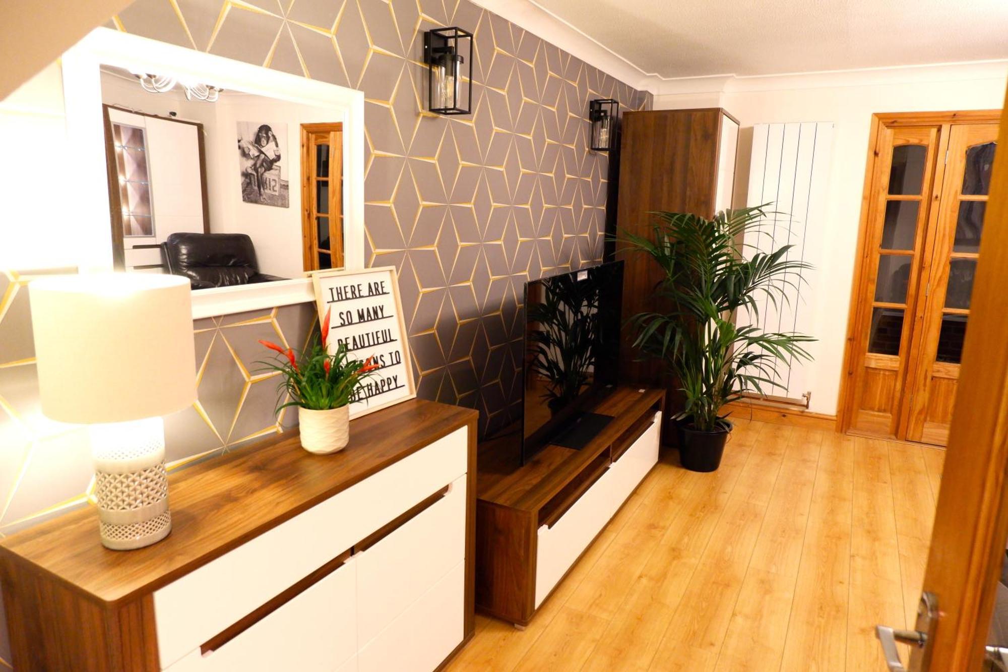 Dundridge Home - Morden Urban Living - Sleeps Up To 9 Guests & Private Parking For 2 Vehicles Bristol Exterior foto
