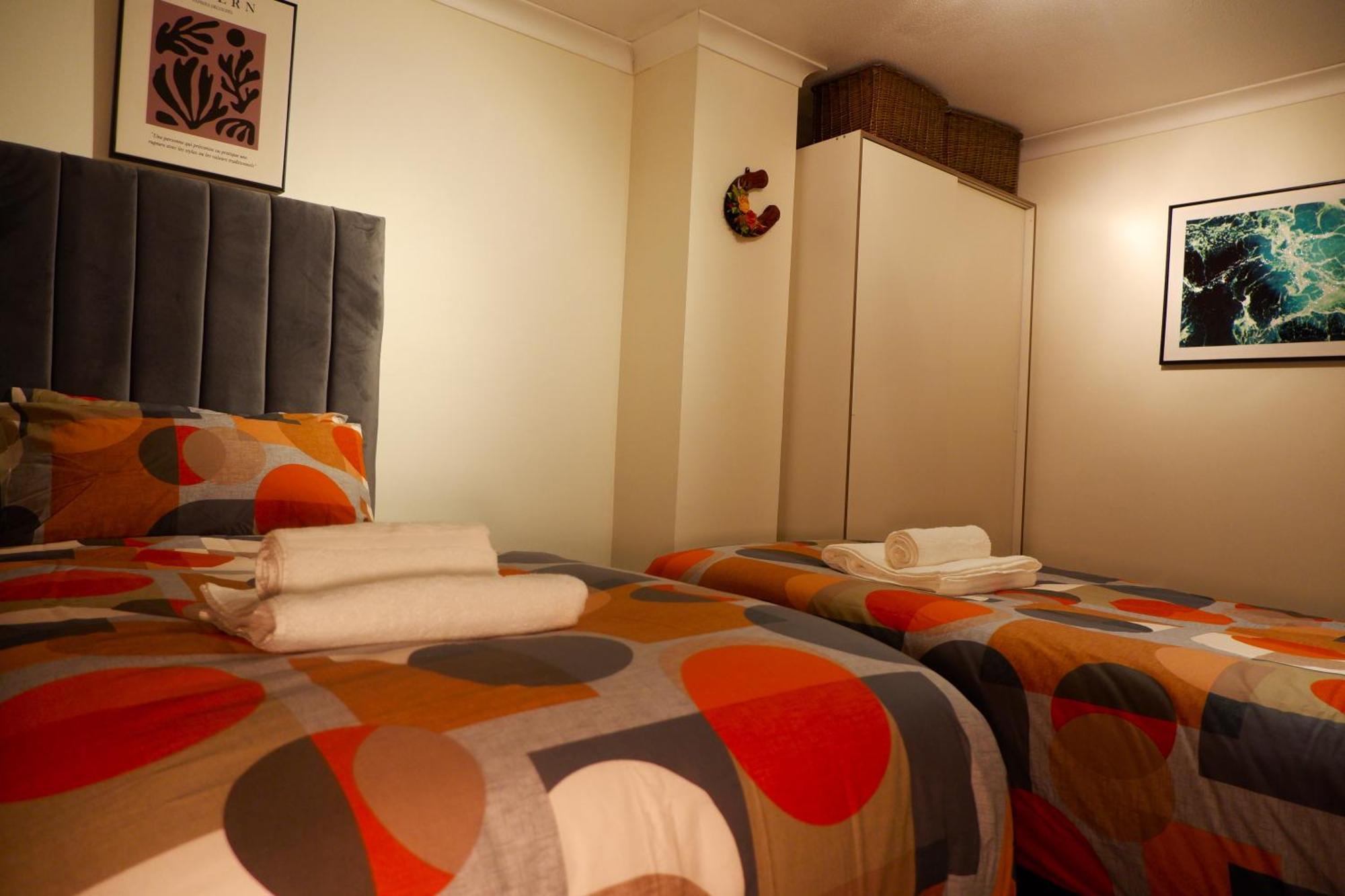 Dundridge Home - Morden Urban Living - Sleeps Up To 9 Guests & Private Parking For 2 Vehicles Bristol Exterior foto
