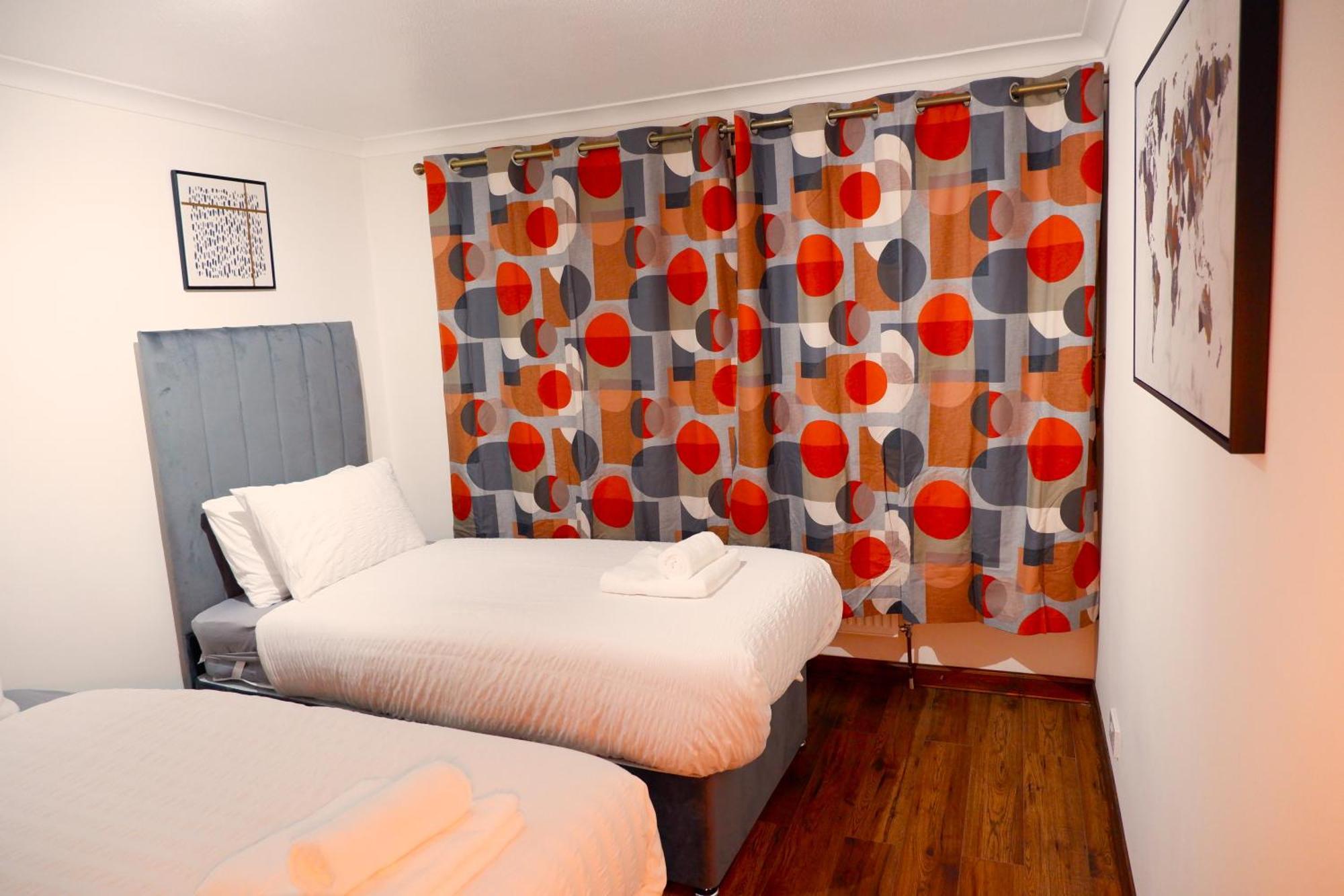 Dundridge Home - Morden Urban Living - Sleeps Up To 9 Guests & Private Parking For 2 Vehicles Bristol Exterior foto