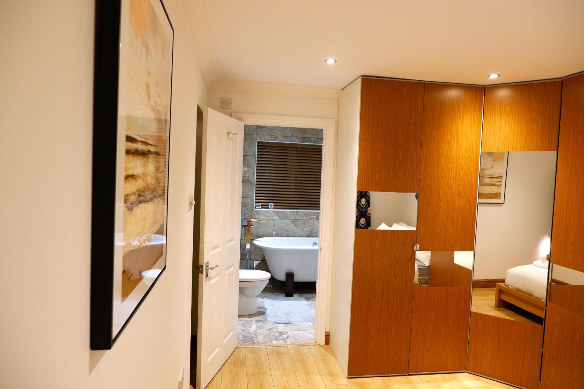 Dundridge Home - Morden Urban Living - Sleeps Up To 9 Guests & Private Parking For 2 Vehicles Bristol Exterior foto